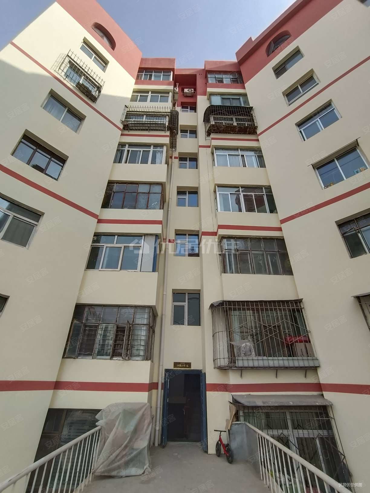 金港城金海花园满两年南北通透普装看房方便有钥匙