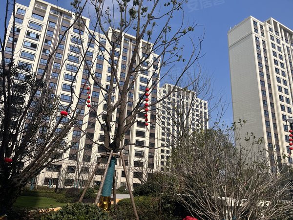 昆山周市镇客运北站翡丽兰亭花园翡丽兰庭花园3室2厅2卫 精装 配套