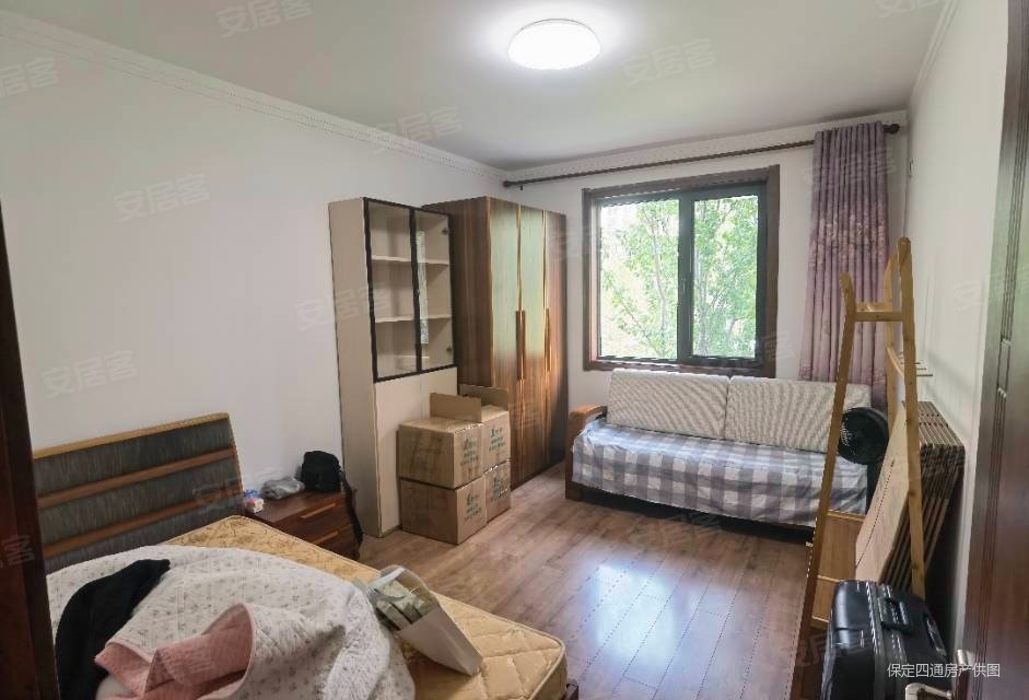 公园时代3室2厅2卫143.8㎡南北121万