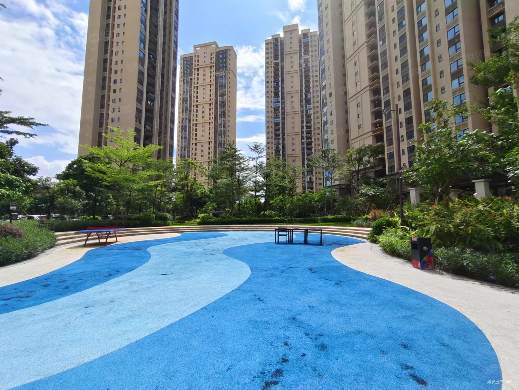 华发峰尚 东南 精装三居双卫实用好格局!