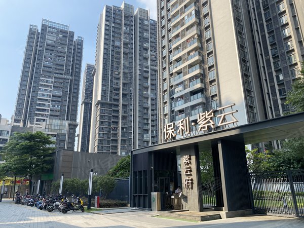 广州白云新市保利紫云真盘眞价 保利紫云 复式 高层3室2卫 6300元 有