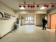 保利中心A区 两室1大厅  电梯房 可商住两用