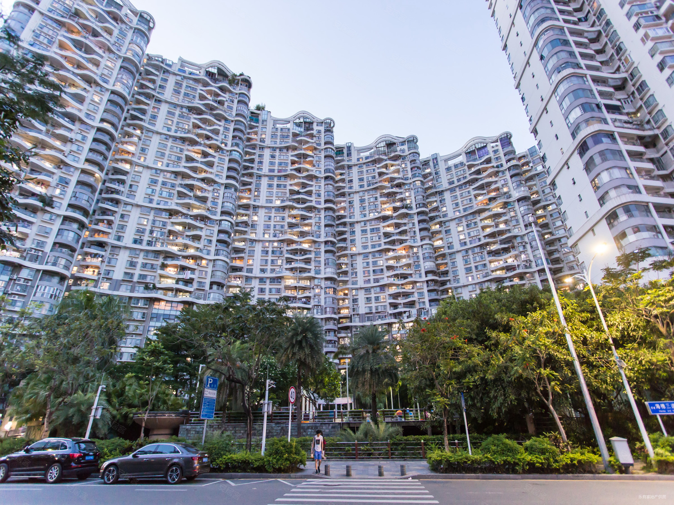 漾日湾畔4室2厅2卫141㎡南北0万