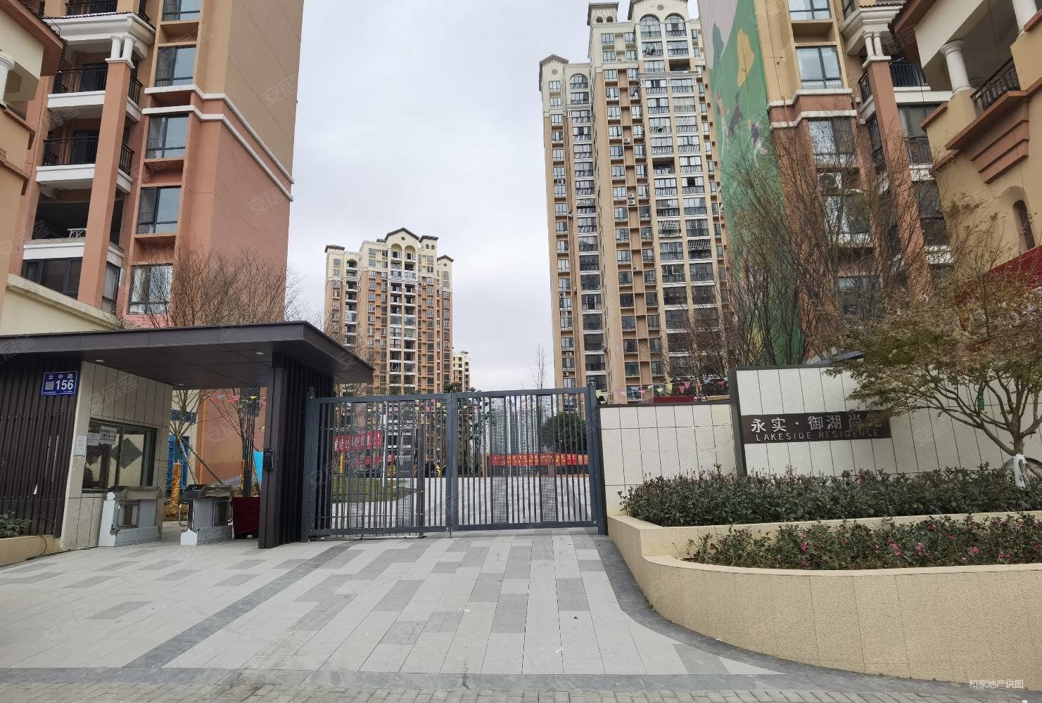 白云区地铁口米兰春天精装130平3室2卫拎包入住83万不满2