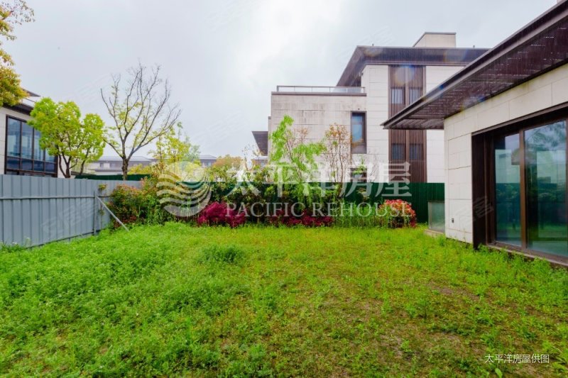 临湖独栋 厅挑空10米 带室内泳池花园1000平 来电即看,碧云尊邸(别墅)