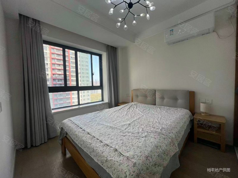 悦湖苑好楼层边户三房南北通透精装30万外地置业降价急售