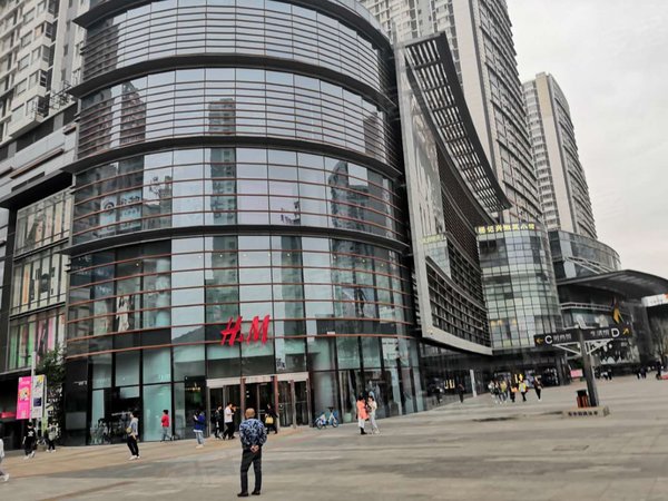 【多图】大悦城,东中街租房,中街大悦城106平弧形落地窗 美容美甲婚纱