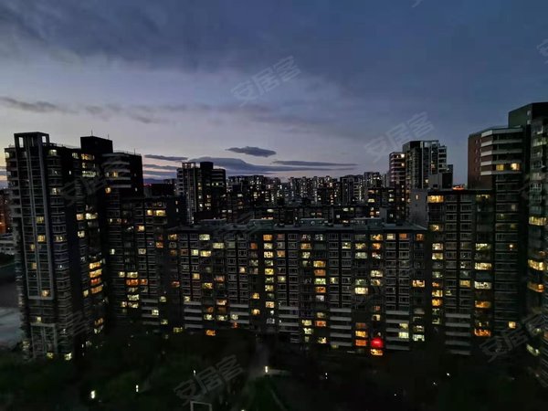 北京石景山鲁谷远洋山水(北区)首租2年前豪华装修 孩子考到西城 业主