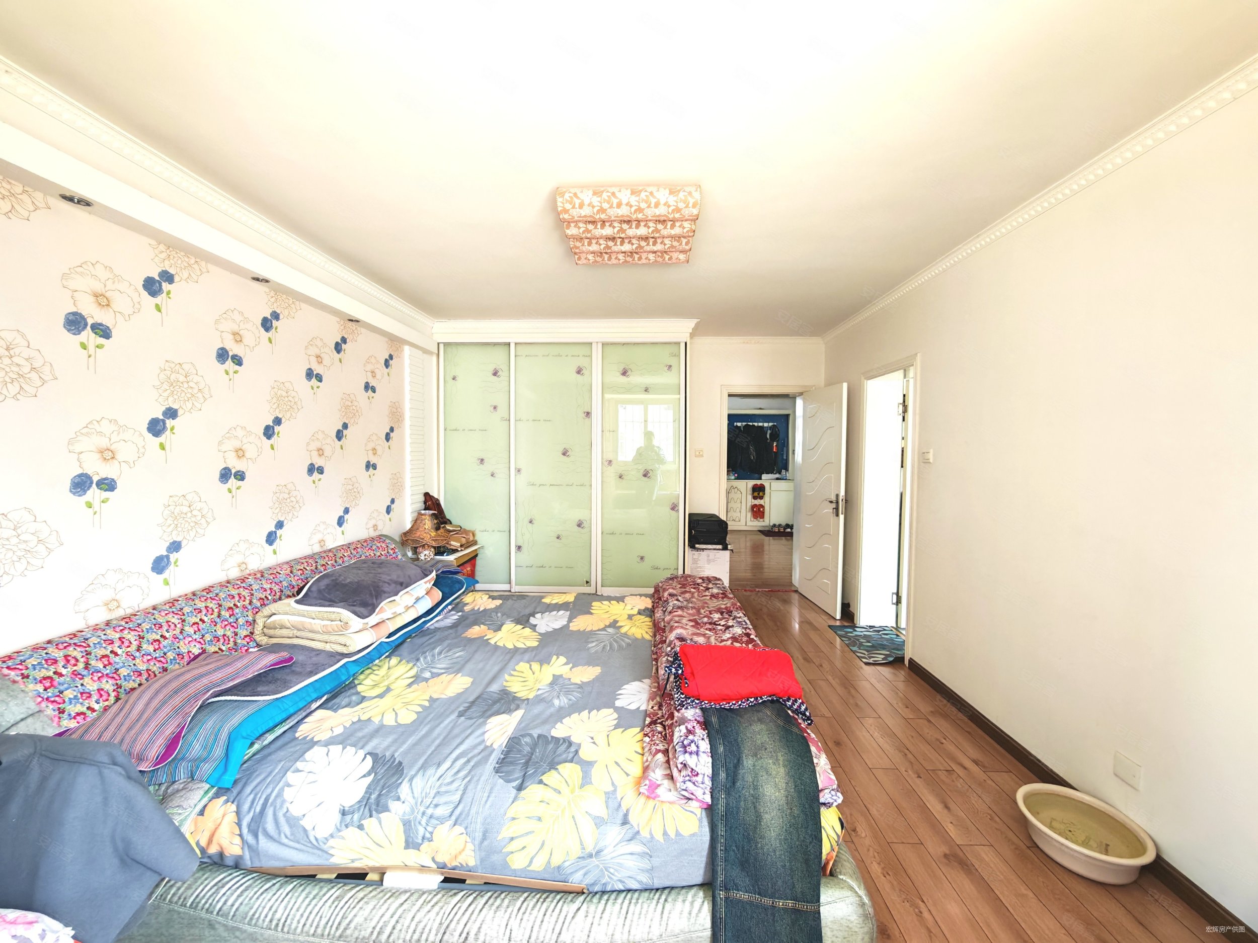 龙源叠翠3室2厅2卫147.81㎡南北76万