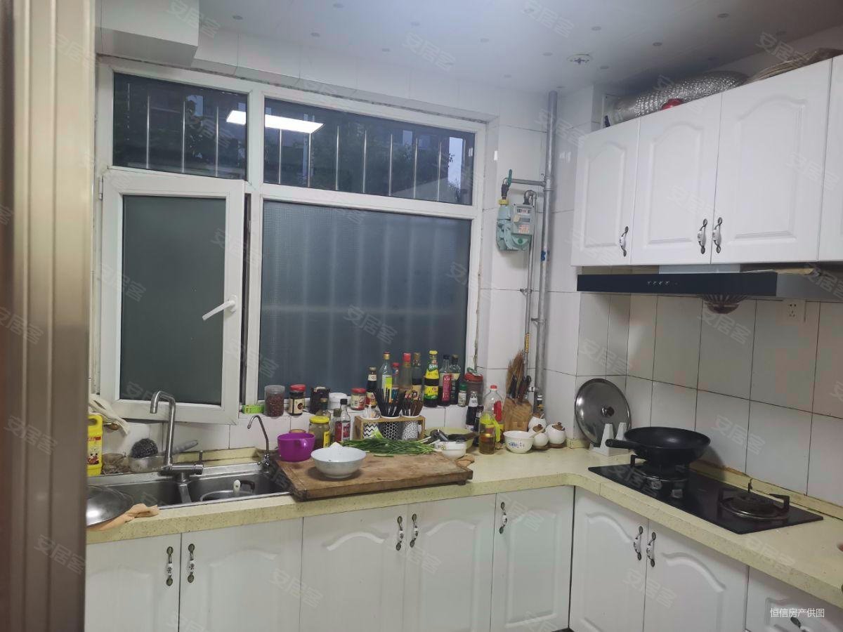 欧洲花园3室2厅1卫129㎡南北88万