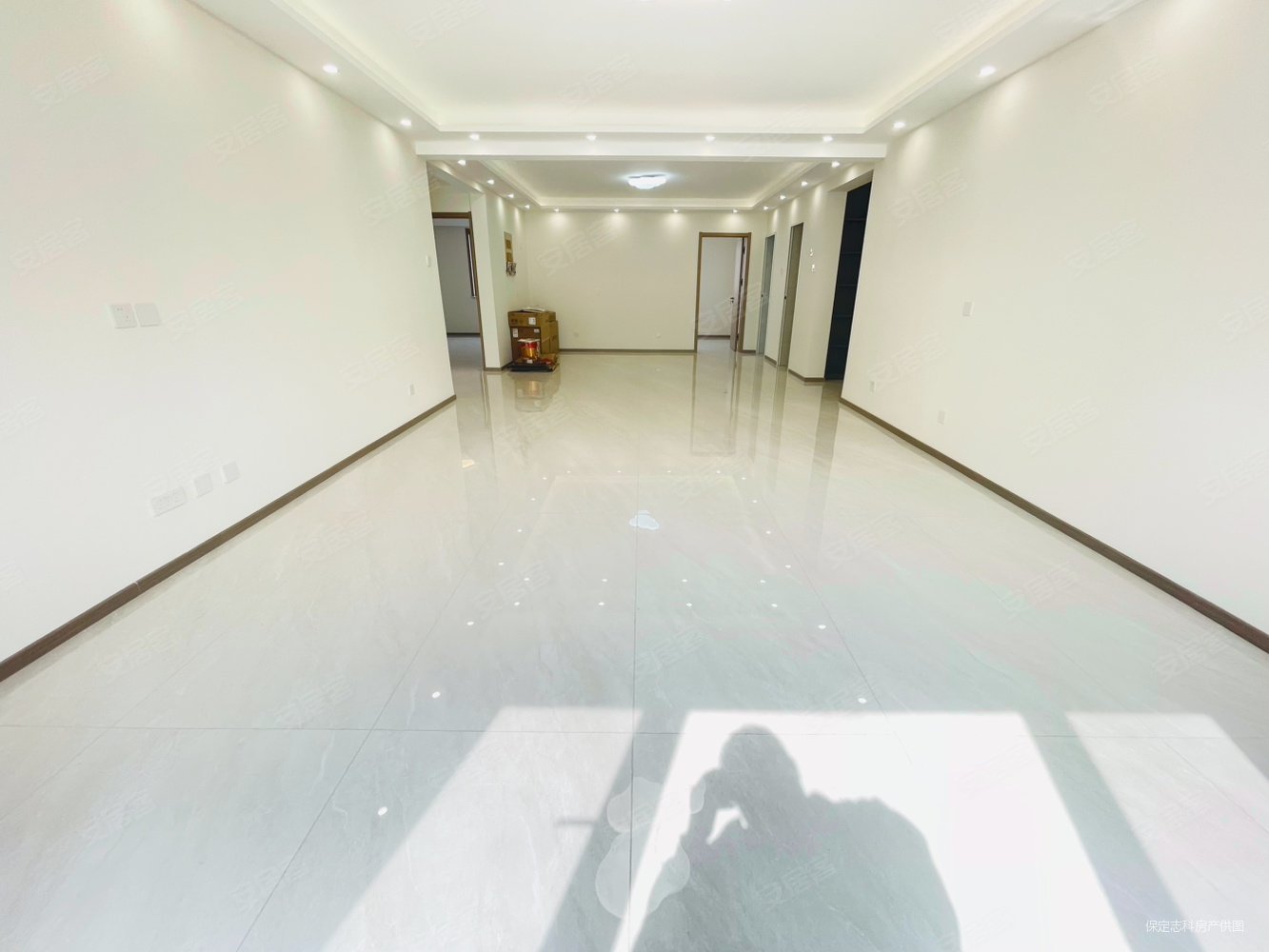 世纪华庭3室2厅2卫152㎡南北119.69万