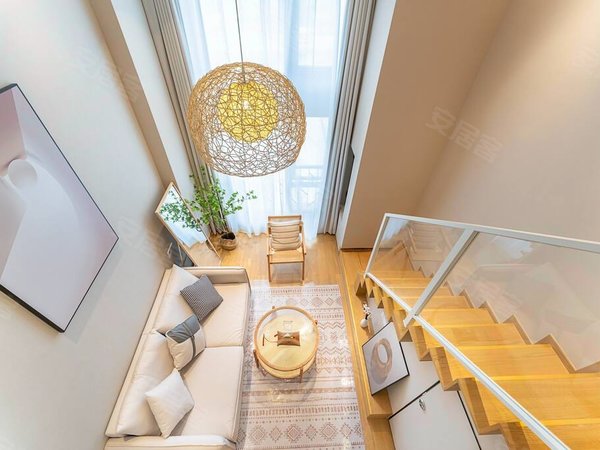 11号线御桥地铁口整租一室户公寓 超大网红loft 月付直租