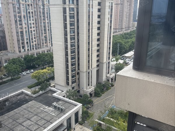 红星天铂带独卫单间出租,是自己的哦,出租