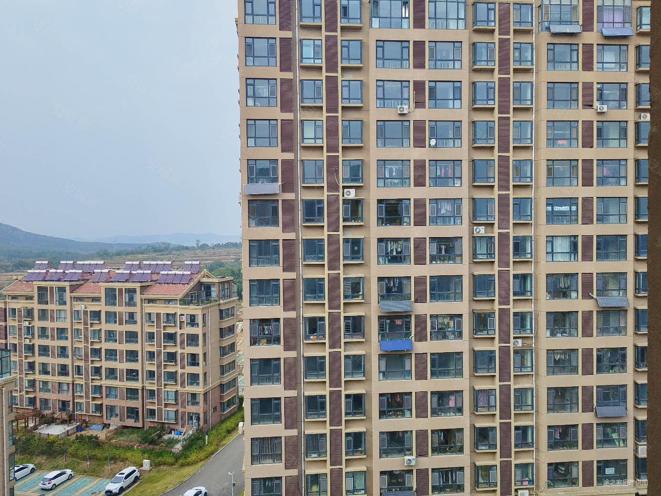 临港世纪绿城电梯高层两室行政中心旁视野好急售3