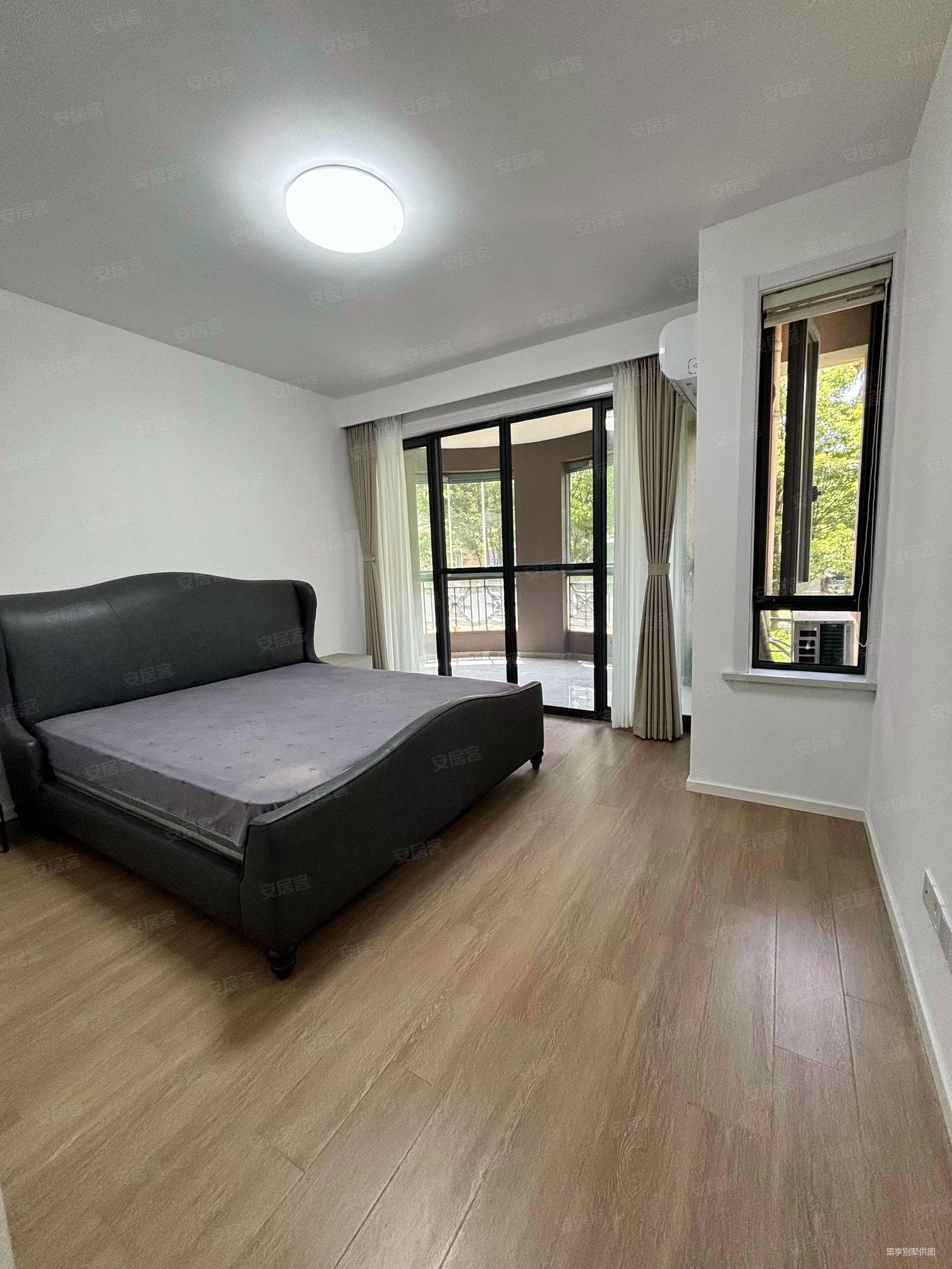 金桥爱建园豪装4房从未入住带3阳台有钥匙随时看