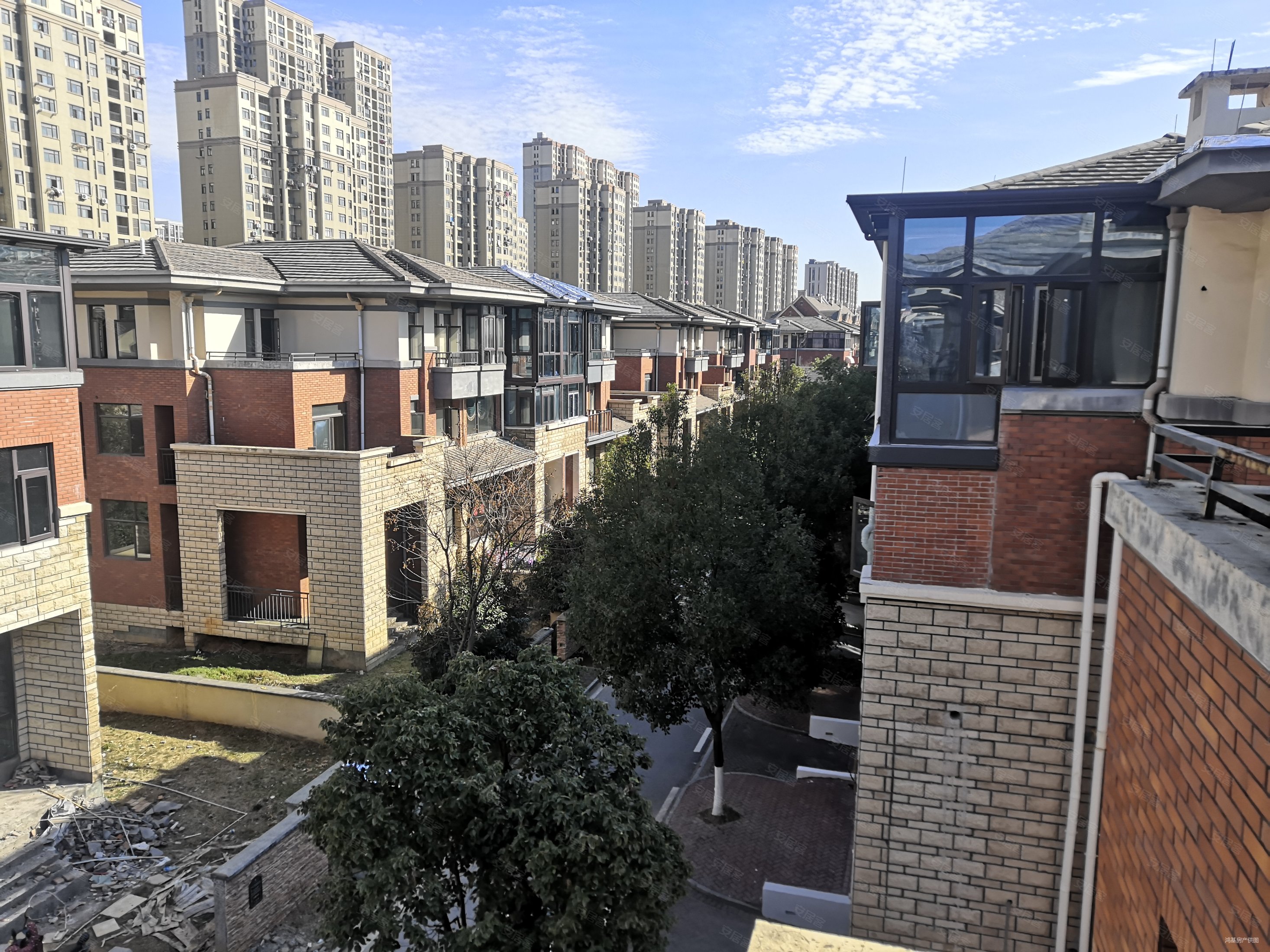 银亿上尚城豪装联排别墅带电梯上下四层家具家电全送