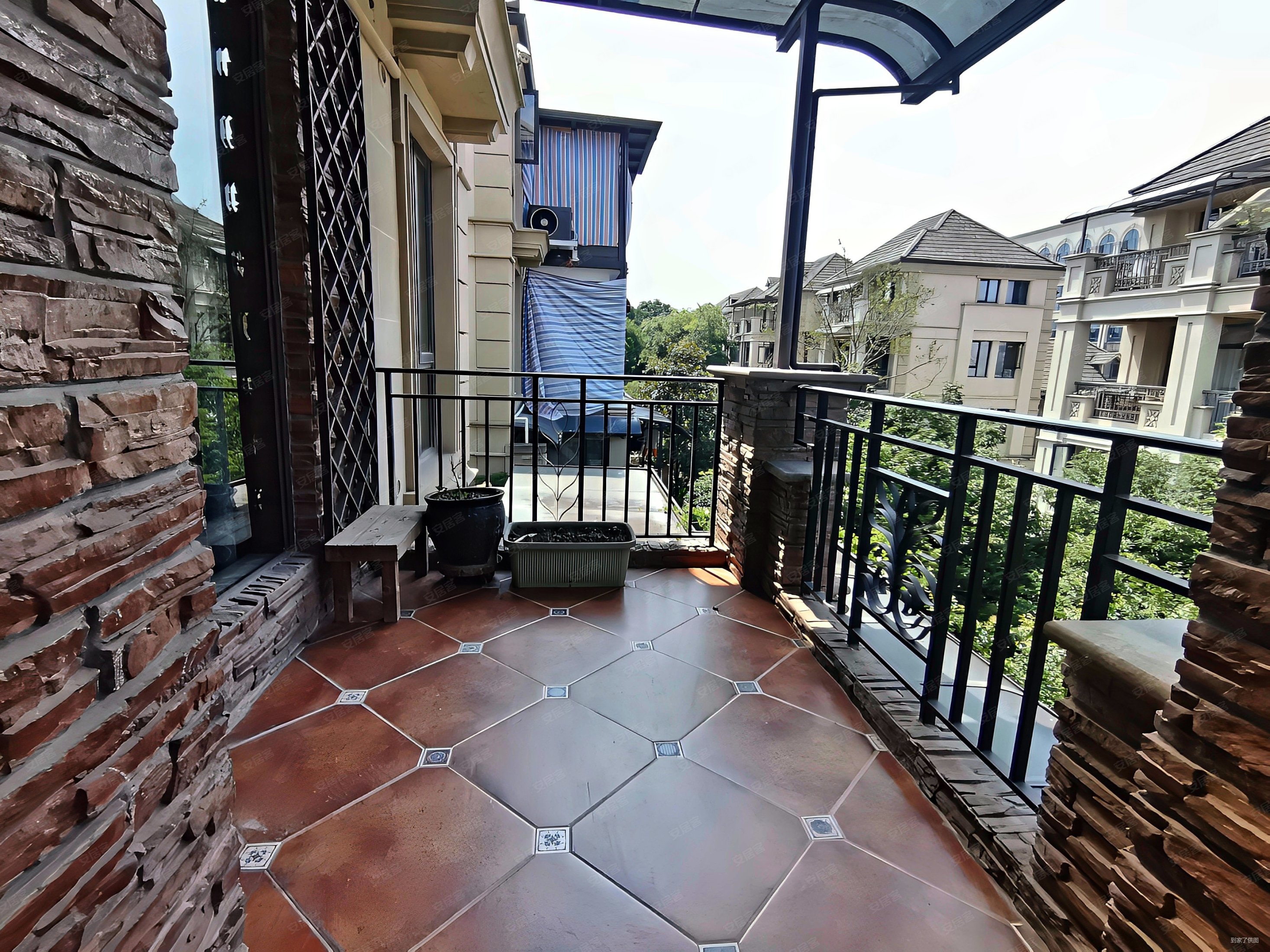 复地花屿城(c区)4室2厅2卫142㎡南北258万