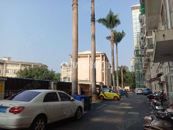 南宁青秀南湖广场明湖花园医科大学对面 南湖公园旁 附属医院附近 明