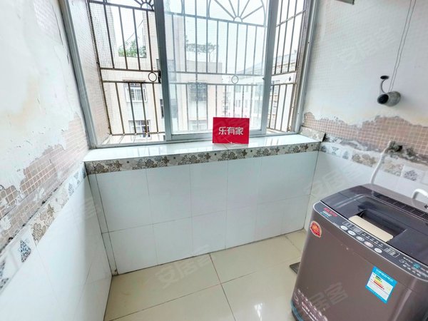 深圳龙华龙华福景花园新出,地铁口,业主急租,福景花园 2室2厅 3600.