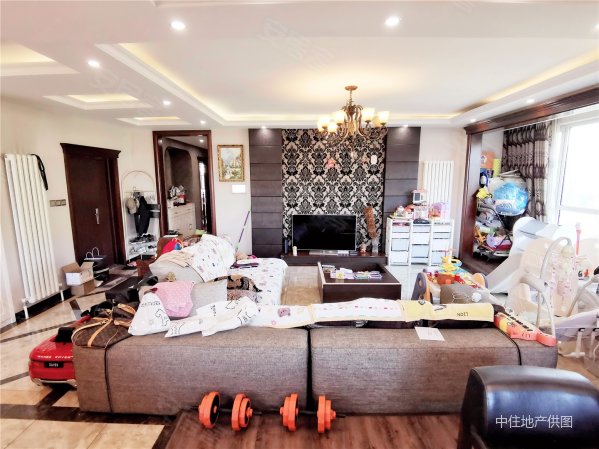 银丰花园3室2厅2卫143.38㎡南北290万