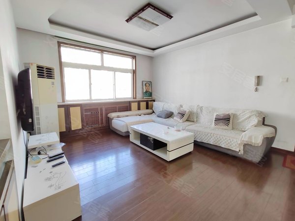 青岛即墨通济江南花园3楼,精装套三,全套拎包住,带地下室,价格可议