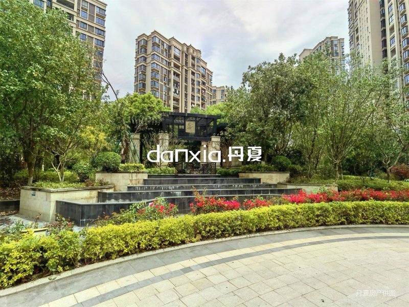 国贸润园3居地铁电梯