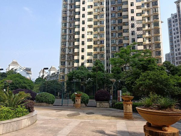 洪城时代广场精装一房 朝南采光好 靠地铁口天虹商场,红谷滩租房-南昌