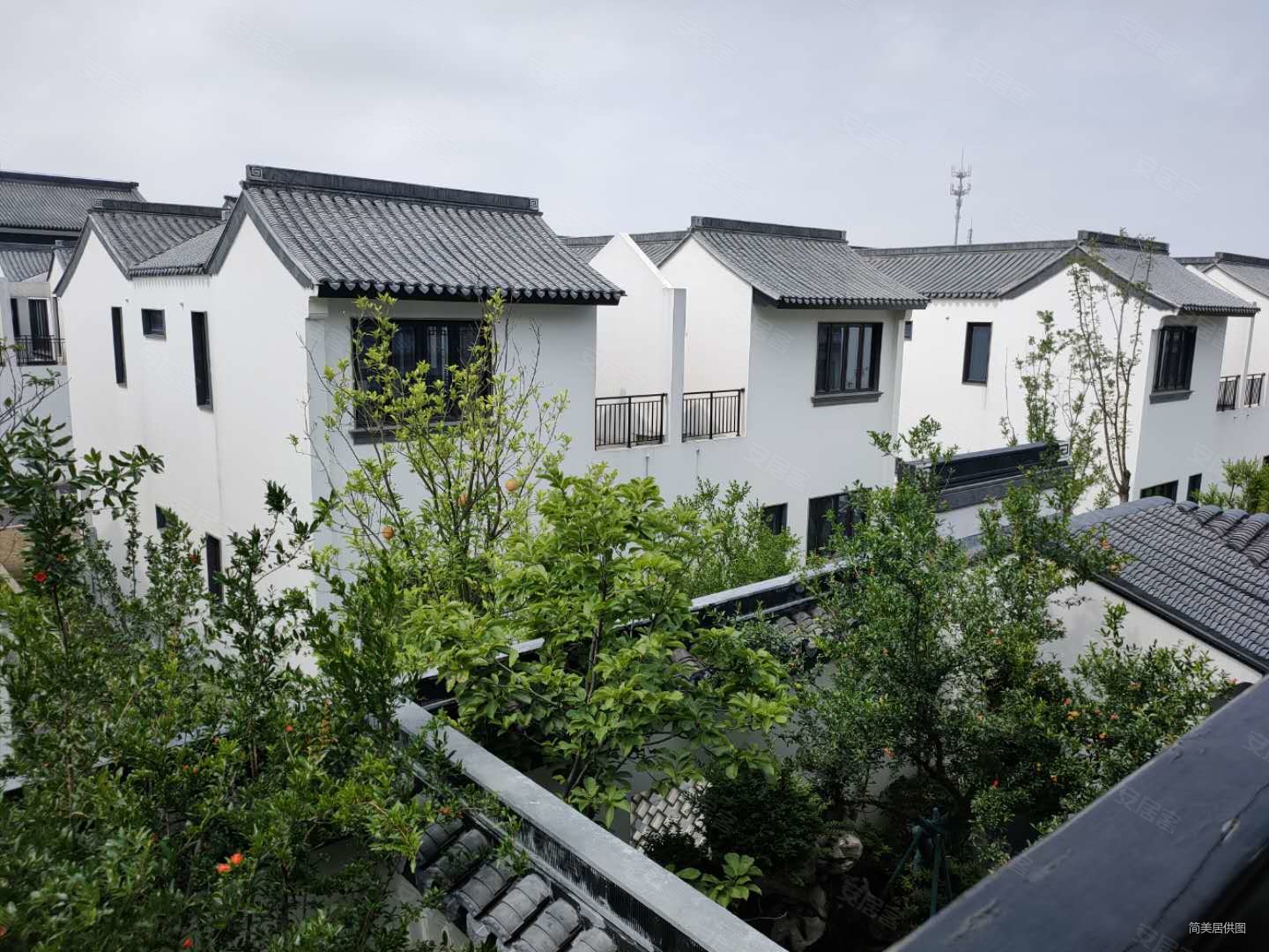 新中式园林独栋别墅,赠送花园600平,天然居文化坞二手房,688万,5室3厅