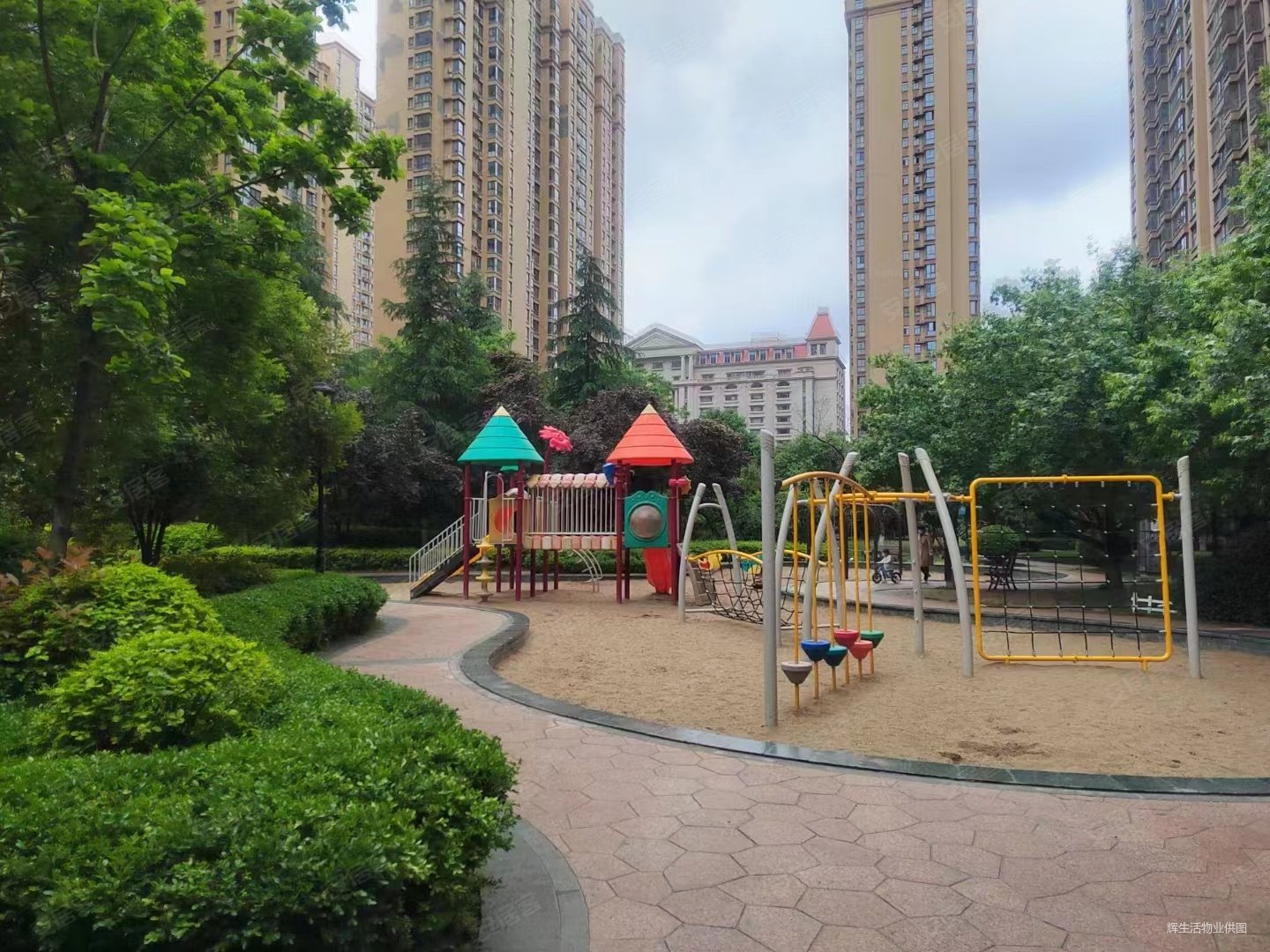 西安房产网>西安二手房>高新区二手房>大寨路二手房>融侨城(西区二三