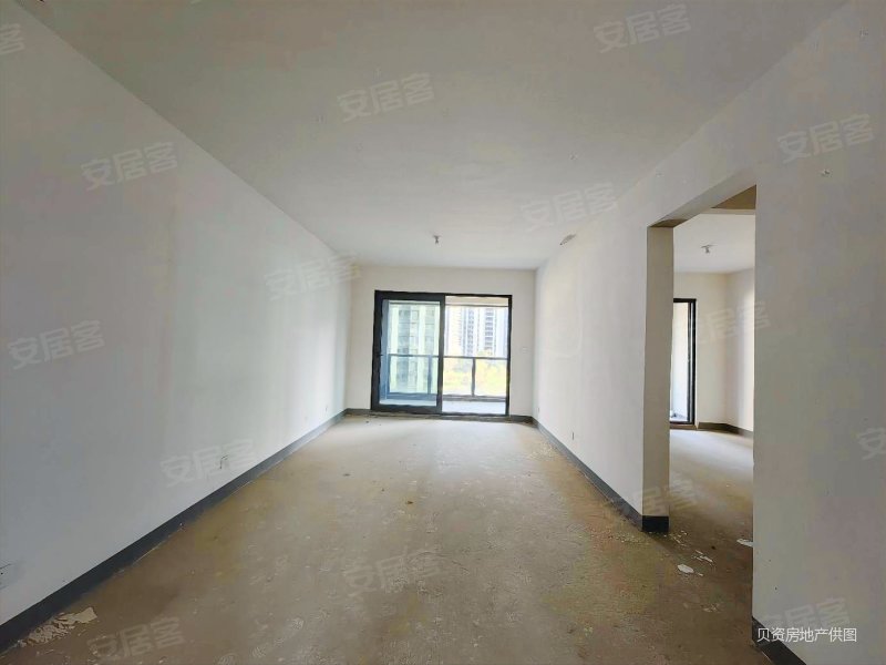 临安滨湖天地通透边套三房两卫!外地业主急售!地铁口!