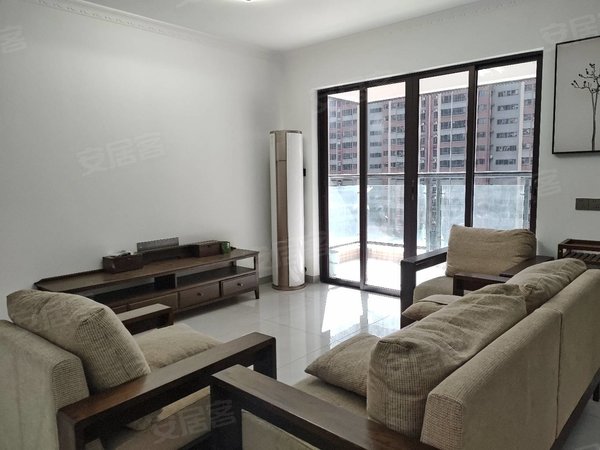 惠州大亚湾中心区十月花十月花精装修四房实木家私简约舒适房间干净