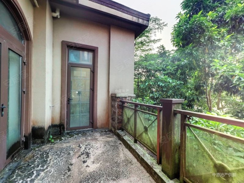 超实用独栋别墅 密度低 小区绿化高 车位充足,天麓(七区)二手房,0万,5