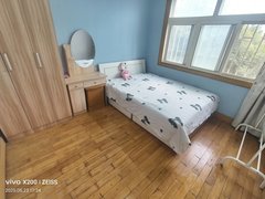 青岛城阳区政府地铁旁华四小区精装南向主卧可做饭,付款灵活可月付出租房源真实图片