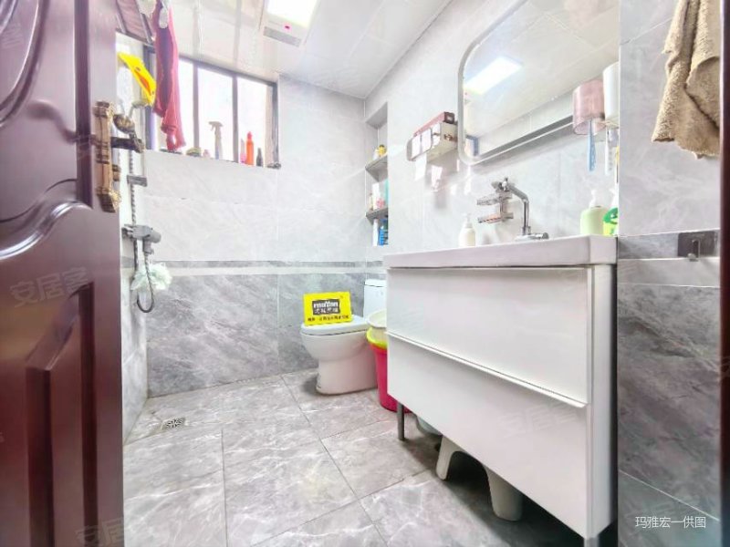 顶峰水岸汇景一期3室2厅1卫88.94㎡南北215万