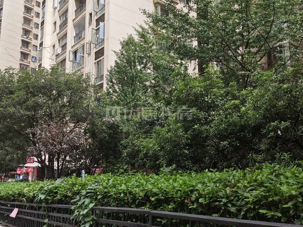 贵阳小河经开区长江路万科大都会(北区)万科大都会 电梯房 押一付三