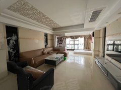 君悦名庭中心区中层 4房2厅 全新家具家电，月租3900元。