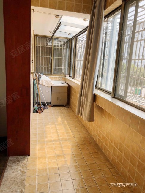 金澄花园二区金澄路3室2厅2卫11539平方米