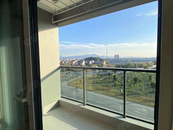 杭州萧山蜀山朝闻花城朝阳地铁口,精装中央空调,家电家具齐全,采光超