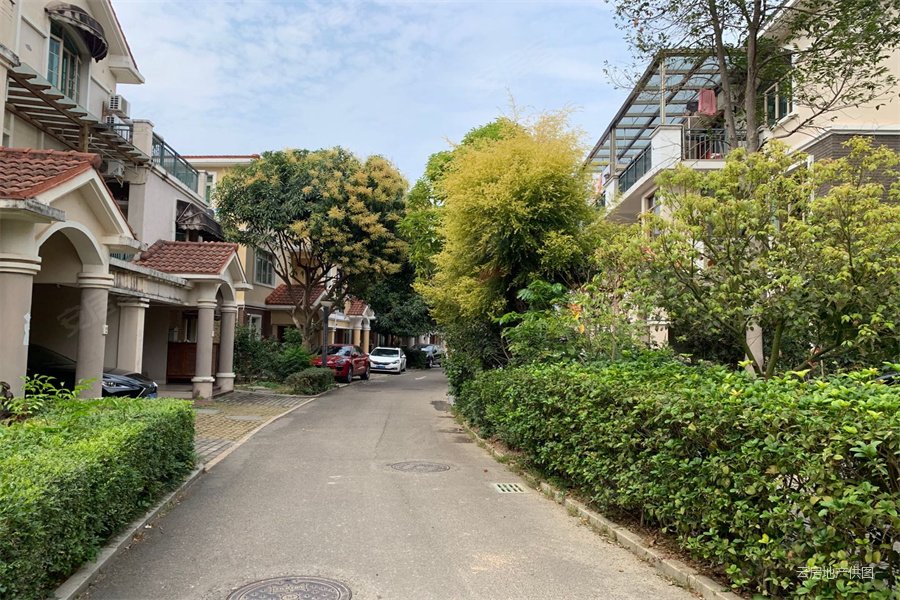 惠州水口蓝波湾双拼湖边别墅花园面积180平可停4台车