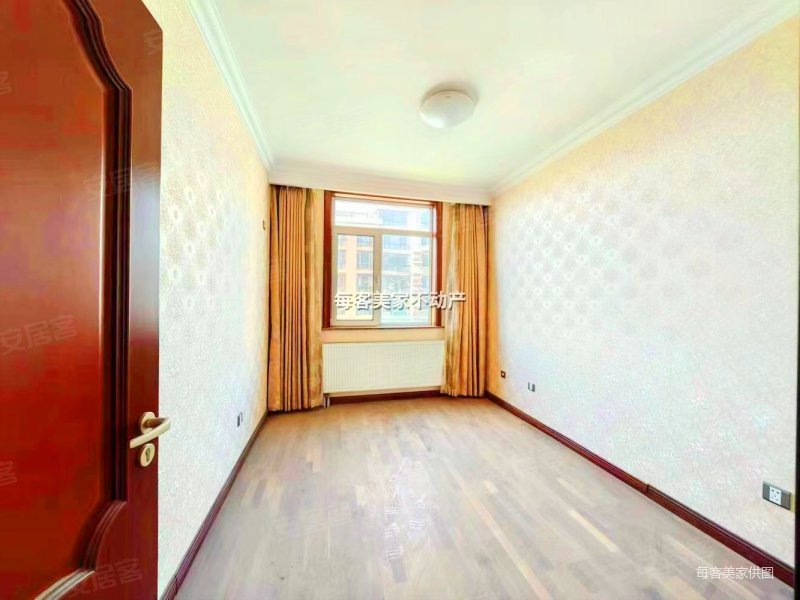 旅游路 国华东方美郡 洋房复式 带大露台