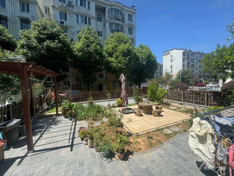 必看好房 碧水湾 一跃二 3年前装修  带100平大院子 价