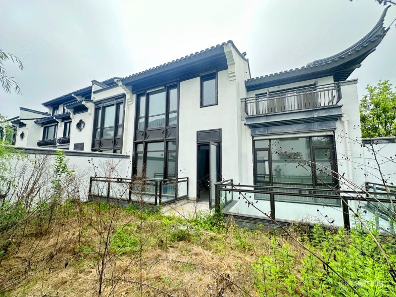 葛洲坝知丘别墅5室2厅3卫425㎡南北1700万