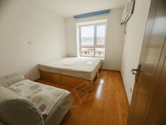 威海经区南曲阜南曲阜 美庐苑 翡翠城E区带电梯 三室两个空调免费停车出租房源真实图片