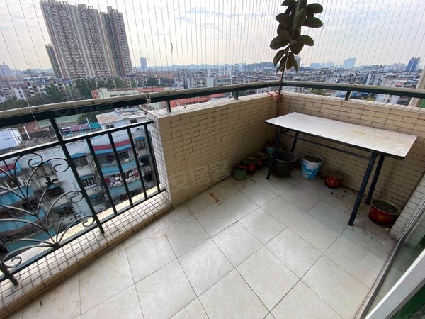 广州番禺大石丽水湾丽水湾精装三房 南向两卫 家私家电齐全 视野开阔