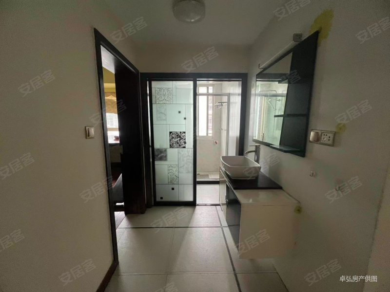 洪都花园大三房南北通透房东诚心麦有钥匙方便看房