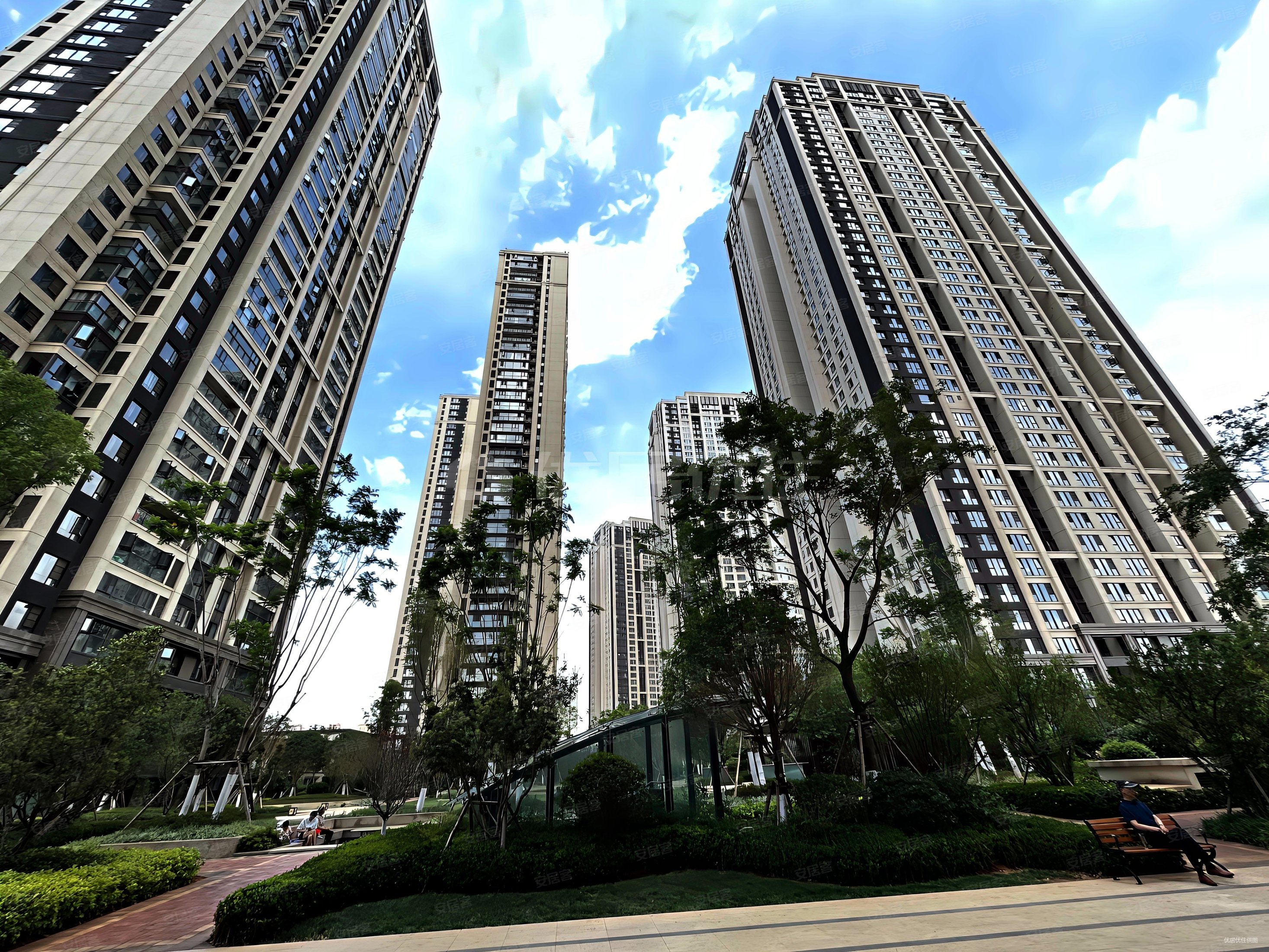 俊发星湾俊园精装122万元3室89平朝向南