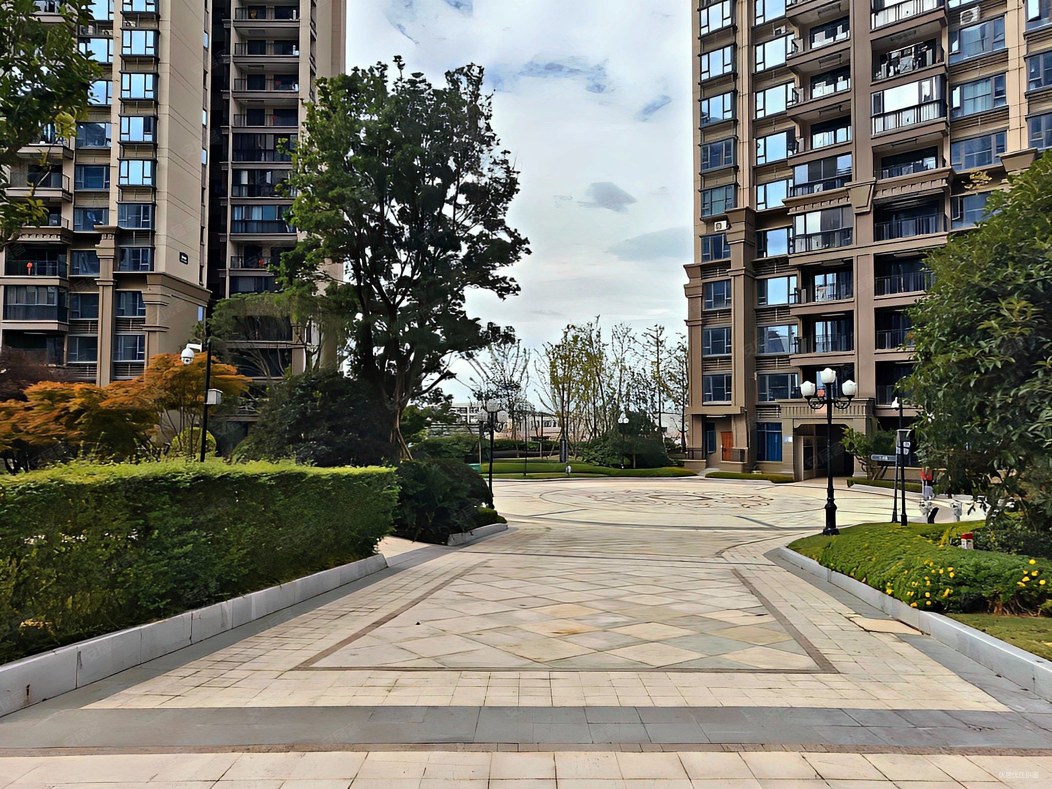 花溪恒大三室两卫房东挥泪 楼层好视野好交大附属,恒大文化旅游城3