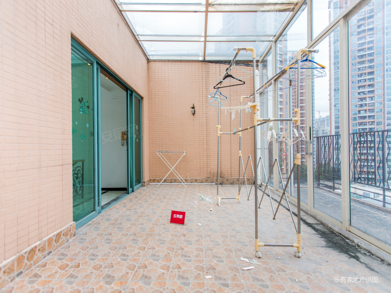 两站到福田花园社区顶层大复式套内实用率高看房方便