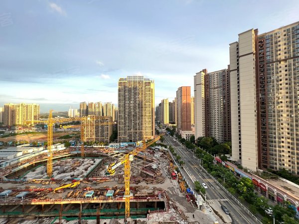 深圳坪山坪山世茂粤湾壹号现房 世茂广场一房 民水民电 创新广场