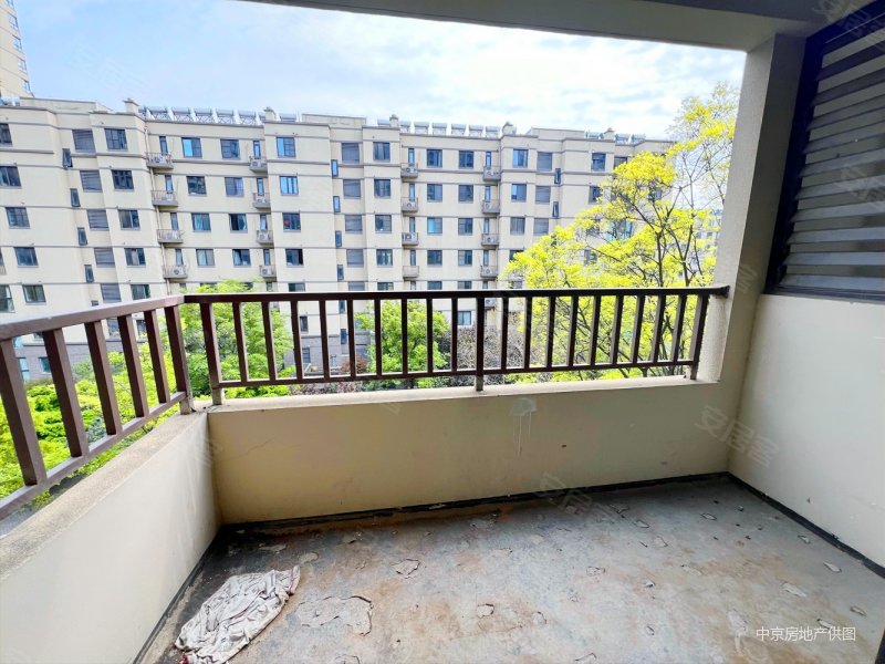 金辉优步花园洋房出行方便南北通透小三居满五小区新